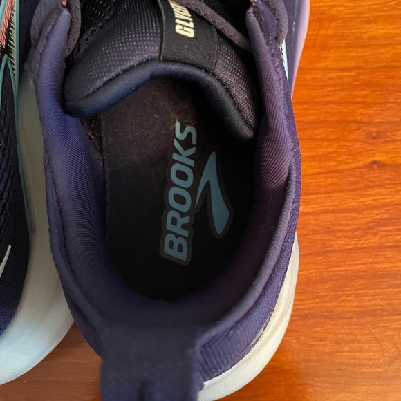 Brooks 7.5 Glycerin running shoes. - Picture 4 of 10